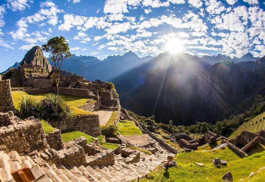 Machu Picchu 2 Days / 1 Night (By Bus) - Your midday window and the return to Cusco by bus