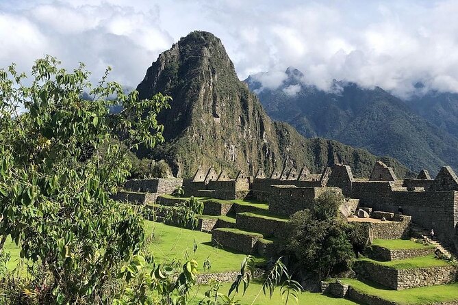 Machu Picchu Full Day Tour from Cusco - Walking the citadel: terraces, Sacred Space, Residential Space