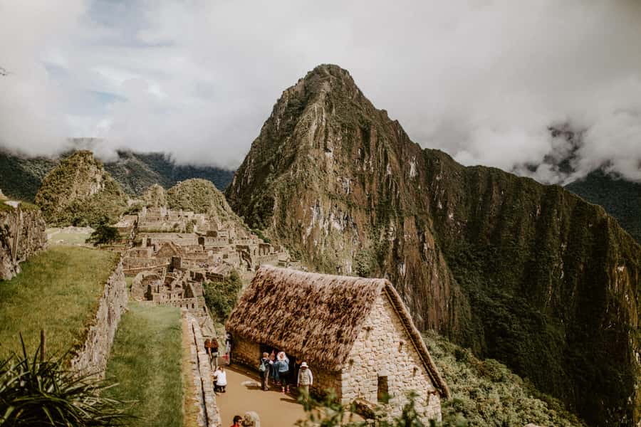 Machu Picchu: Full-Day Tour from Cusco with Optional Lunch - Bus up the mountain: the canyon panoramas