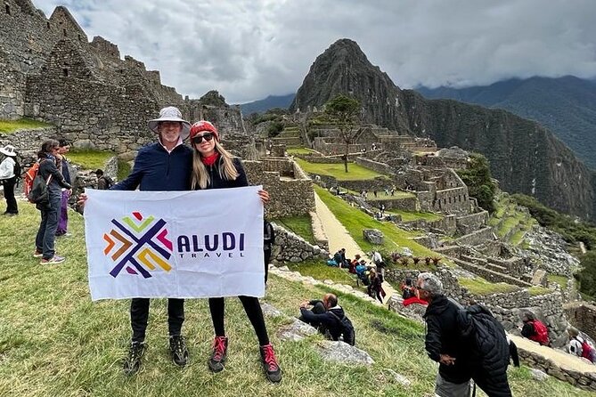 Machu Picchu Full Day with lunch by Aludi Travel - Entering the Santuario Historico de Machu Picchu with a real guide