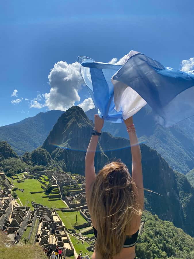 Machu Picchu: Group Guided Tour - From Aguas Calientes Plaza Manco Capac to the bus: where the day starts clean