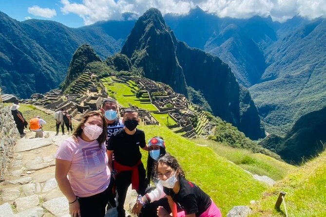 Machu picchu one day by train all included - Bus Up to Machu Picchu + Circuit 2: The Route Inside the Ruins