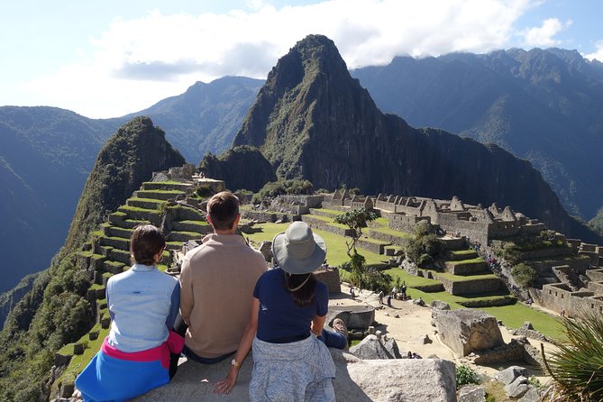 Machu Picchu Private Tour from Aguas Calientes (Tickets included) - Getting to the entrance: shuttle timing and your meeting point