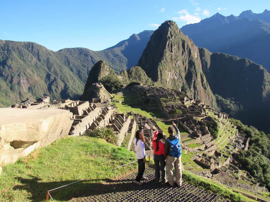 Machu Picchu: Private Tour Guide Service - Languages: Spanish and English, and the Real Meaning of Communication
