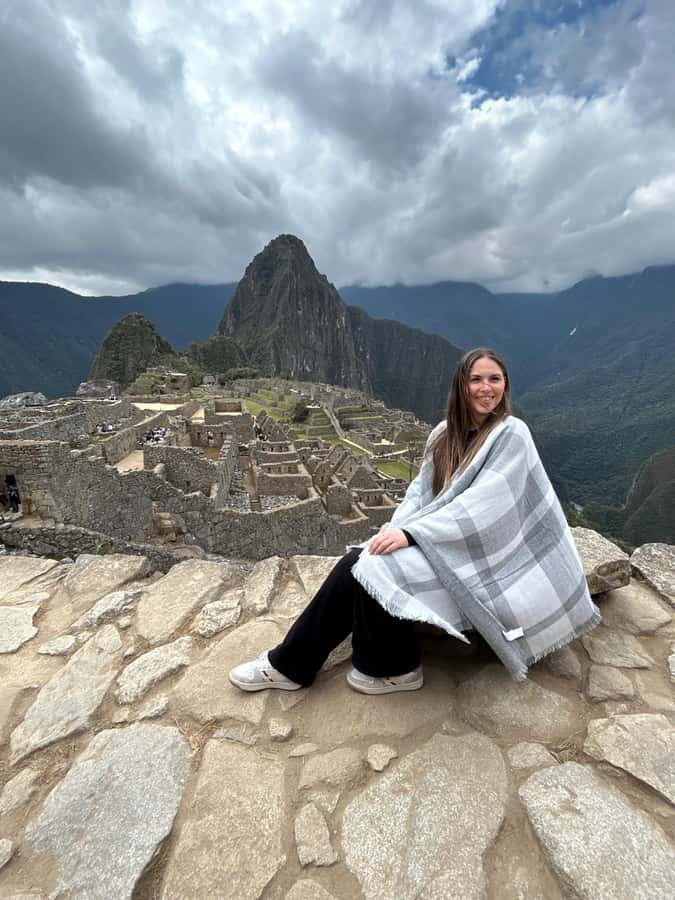 Machu Picchu: Private Tour Guide Service for up to 15 people - The 30-Minute Bus Ride: Short Time, Big Prep