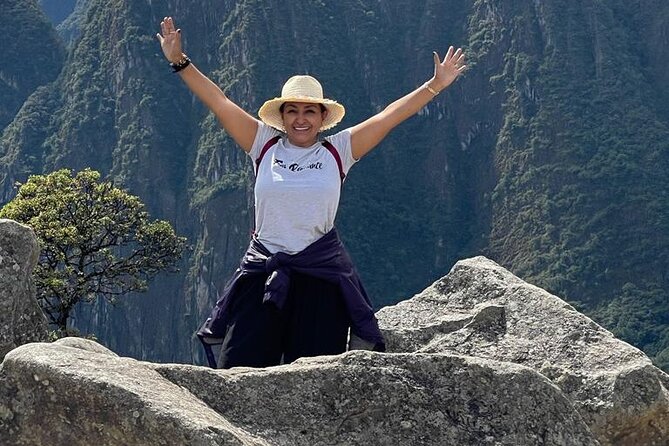 Machupicchu 1 day tour - Inside Machu Picchu: 2.5 Hours With a Guide You Can Follow
