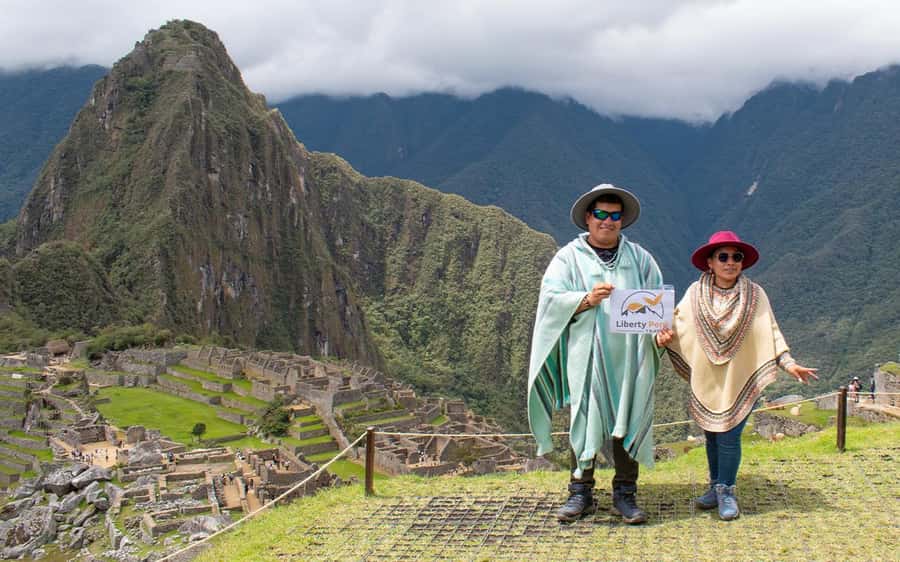 Machupicchu tour by tourist train in 2 days - Bus up to Machu Picchu: why the morning timing matters