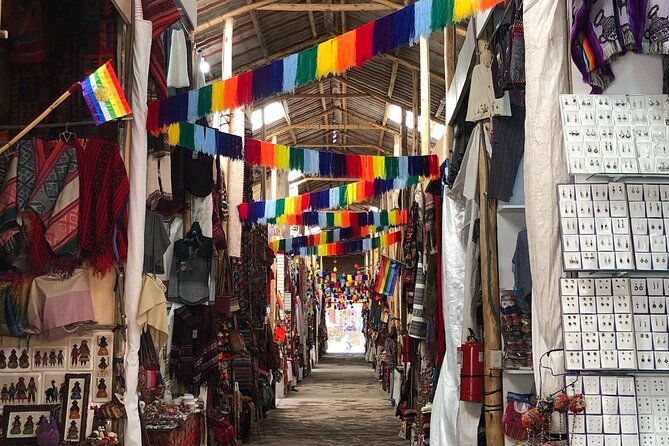 Pisac Indian Market and Ollantaytambo Fortress with Lunch - Pisac Indian Market: Trading Traditions, Textiles, and Sunday Pututos