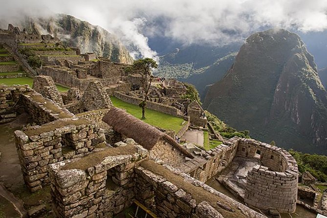 Private Machu Picchu 1 Day Tour from Poroy Cusco - Coming back down: bus to Aguas Calientes and the evening train