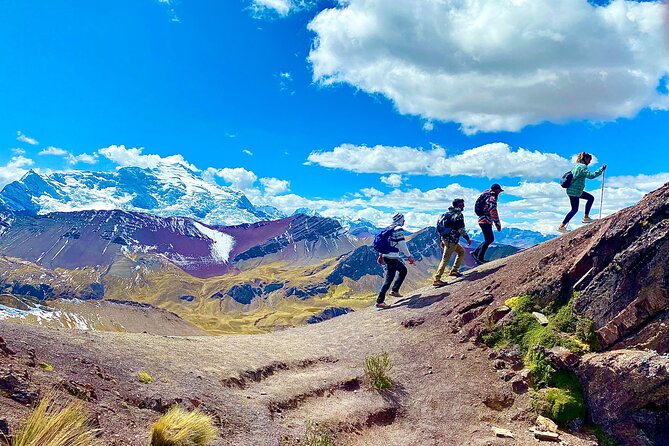 Private Tour Rainbow Mountain + Red Valley + LUNCH - Valle Rojo Pitumarca Rio Rojo: Why the Route Feels More Local