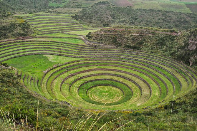 Private Tour Sacred Valley, Chinchero, Maras Moray, Ollantaytambo - Urubamba lunch: included Andean buffet, but crowd flow can matter