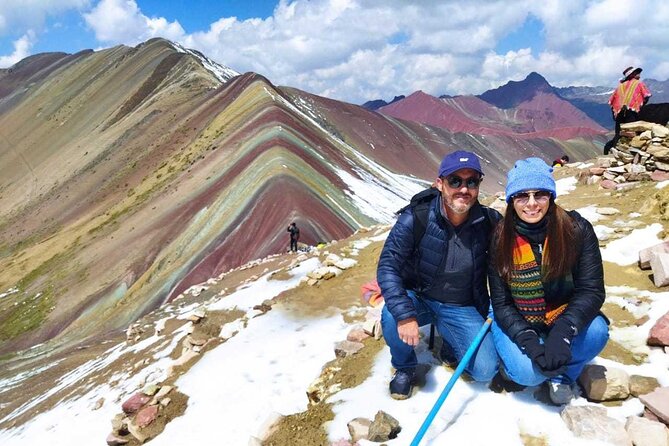 Rainbow Mountain Perú Full Day Group Shared Service - Summit time at Vinicunca: what the guide helps you notice