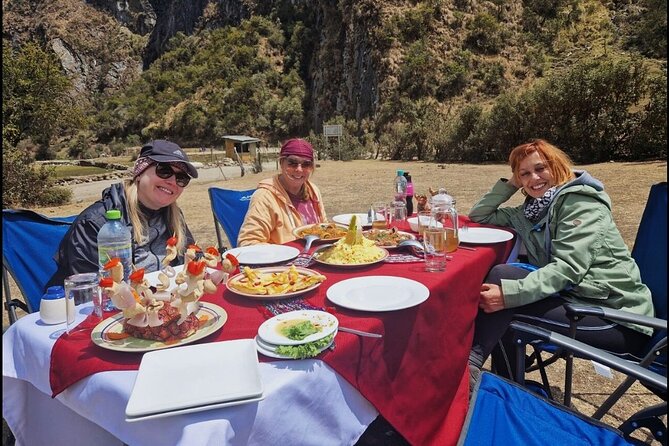 Rainbow Mountain & Red Valley Premium Tour with picnic - Lunch at the trailhead: buffet food that keeps you going