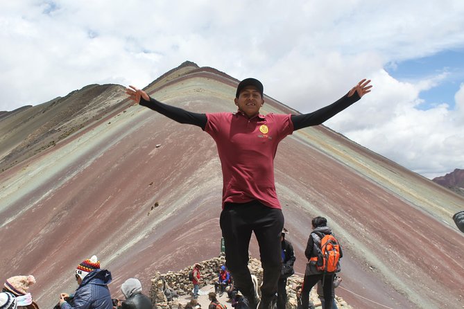 Rainbow Mountain Tour Vinicunca (Full Day) - The summit payoff: colors, the 360° view, and how to time your photos