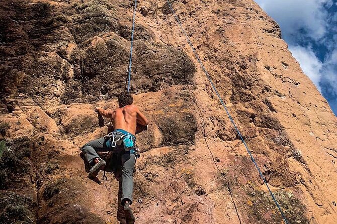 Rock Climbing full day - The climb plan: beginner and advanced routes with a real guide