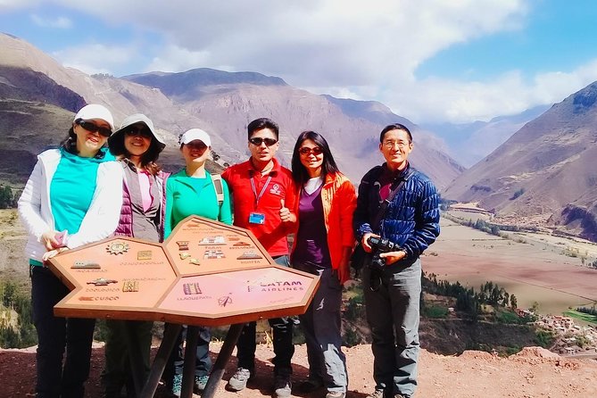 Sacred Valley and Machu Picchu Tour in 2 days with Peru Vip - Awana Kancha and Taray: the quick stops that set the tone