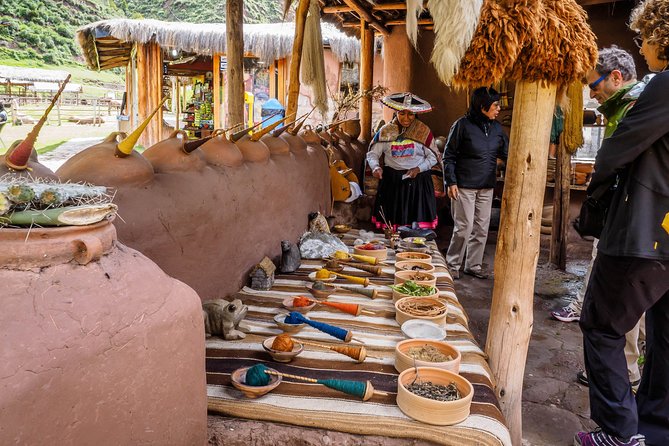 Sacred Valley and Machu Picchu Tour in 2 days with Peru Vip - Urubamba buffet lunch and Ollantaytambo: food + fortress + real momentum