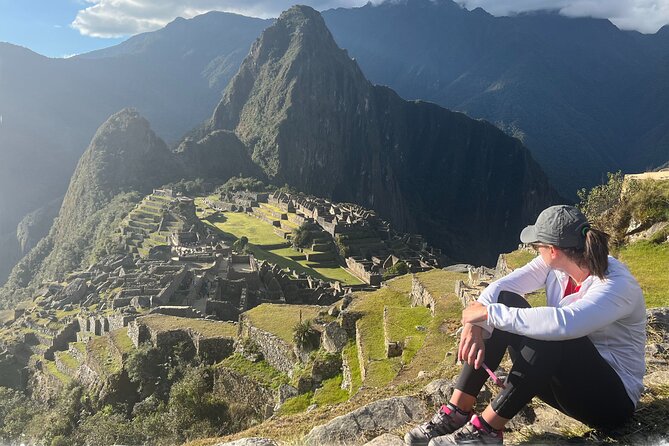 Sacred Valley Experience and Machu Picchu Sunrise 2-day Journey - Manos De La Comunidad: animals, weaving, and a real taste of local skill