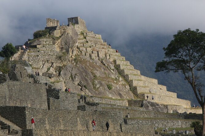Sacred Valley Experience and Machu Picchu Sunrise 2-day Journey - Support on the mountain: oxygen tank and first aid