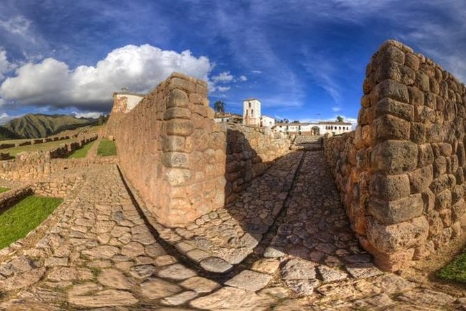 Sacred Valley with Peru Vip : Pisac, Ollantaytambo and Chinchero - Stop 4: Chinchero’s Inca wall niches, church complex, and carved limestone shrines