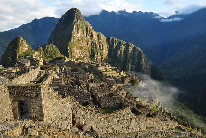 Salkantay 5-Day Trek To Machu Picchu - Crossing Into the Warmer Zone: Santa Teresa Day With River Valleys and Waterfalls
