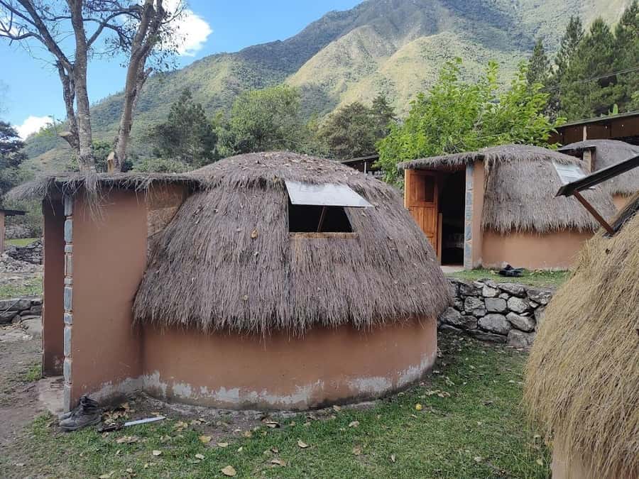 Salkantay trek to Machu Picchu – 5D/4N – Premium - Day 4’s route to Aguas Calientes: Llactapata and the Hydroelectric stretch