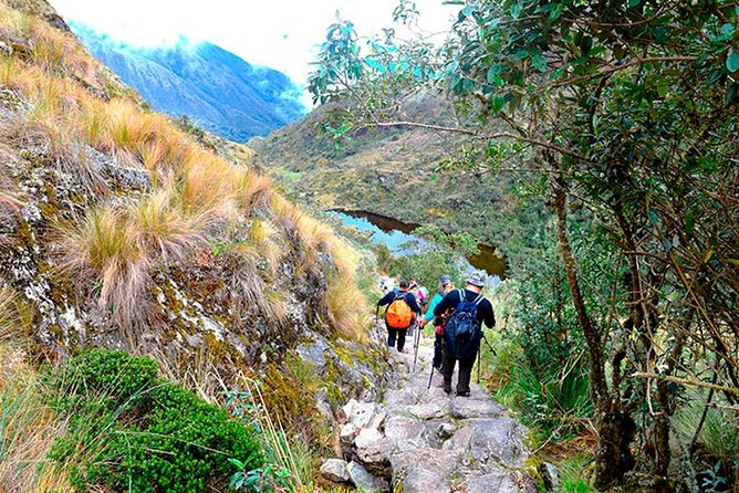 Small Group: 4-Day Inca Trail Trek to Machu Picchu - Guides, Chasquis, and the food that makes the altitude manageable