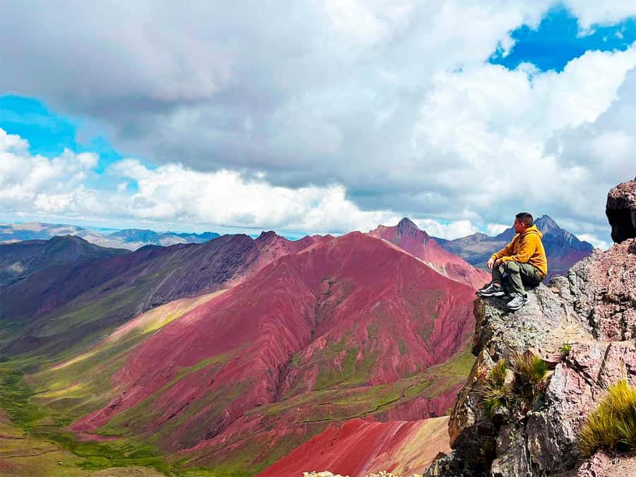 Tour de un día a la Montaña del Arco Iris y el Valle Rojo - Rainbow Mountain (Vinicunca) at 5,036 m: Summit Time and Photo Pressure