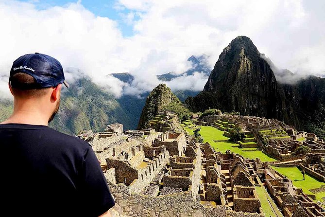 Tour to Machupicchu By Train Full-Day - Ollantaytambo to Aguas Calientes: train comfort with Andes scenery