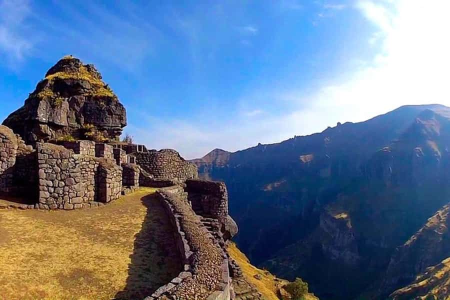 "Waqra Pucara, The Majestic Fortress Revealing Secrets of the Andes". - The Pomacanchi Lagoon hike: about 3 hours of mountain views