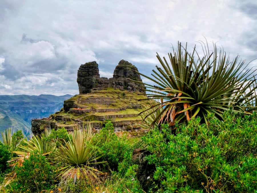 "Waqra Pucara, The Majestic Fortress Revealing Secrets of the Andes". - Cusco to Acomayo (Pitumarca): breakfast, bus time, and the scenery on the way